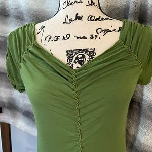 Women’s size extra small, Max studio, fitted T-shirt